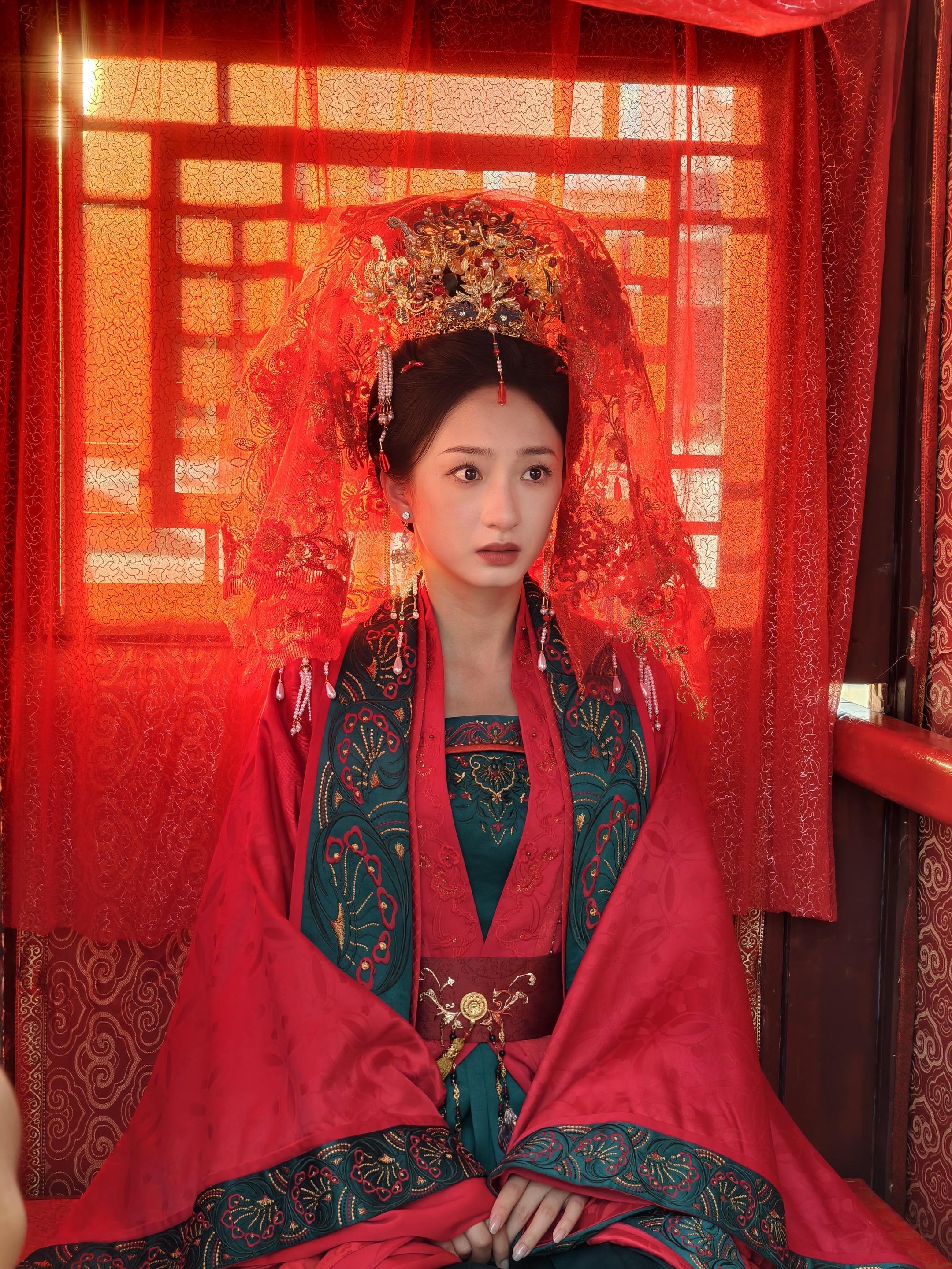 女将军楚清澜告辞👋。