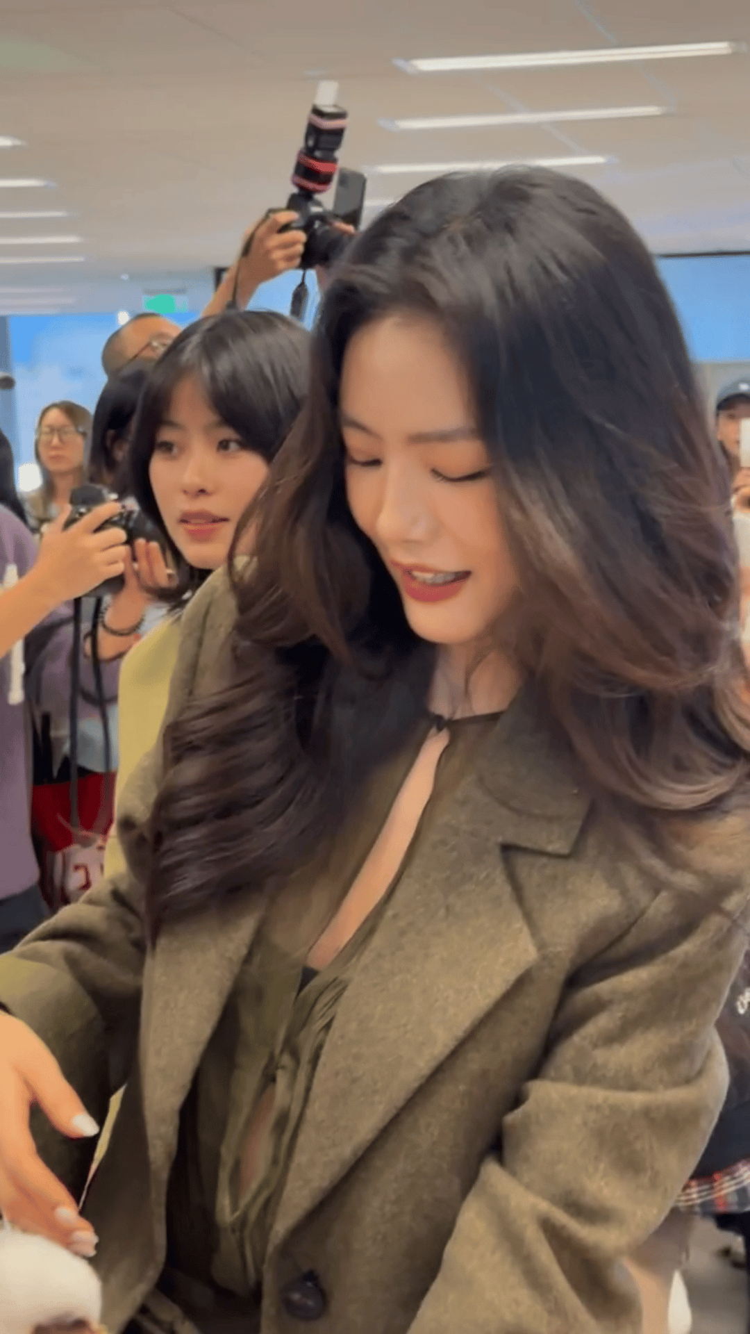 蔡文静新剧气血好足  蔡文静在新剧中的表现，仿佛是用生命在演绎。宁悦这个角色，不
