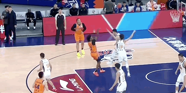 古德温丝滑反身跳投命中！上海久事cba篮球推荐