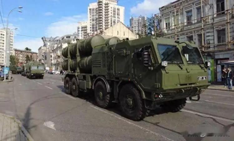 俄防空系统拦截愈发成熟。1月6日，俄国防部称，在当天的17：00，在黑海西北部拦