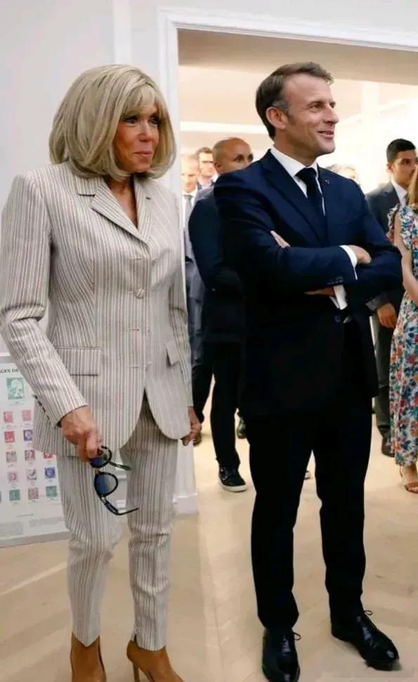 哎哟喂，这照片啊，简直是让人哭笑不得——巴黎奥运会开幕式，本该是星光熠熠的场合，