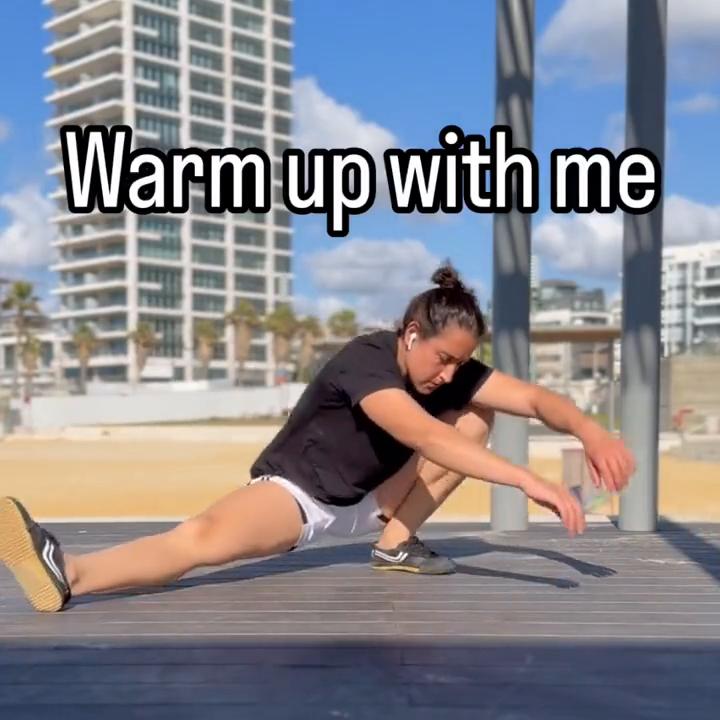 跟我一起热身(柔软的灵活性)。
·1、90/90降膝。试着不用手。
·2、90/