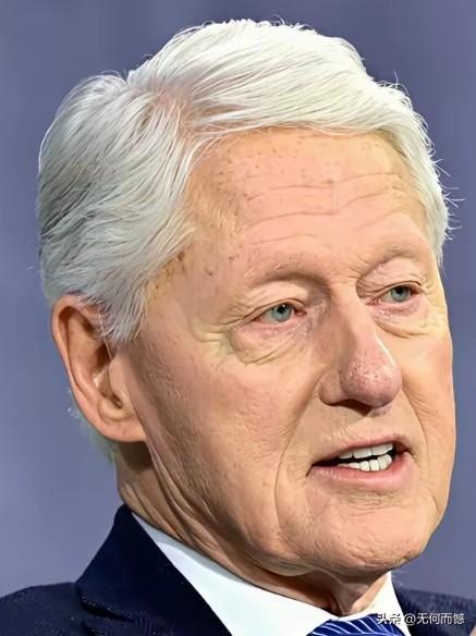 克林顿和希拉里攻守同盟，夫唱妇随，对于爱泼斯坦案的一些质询，都是一推六二五，或是