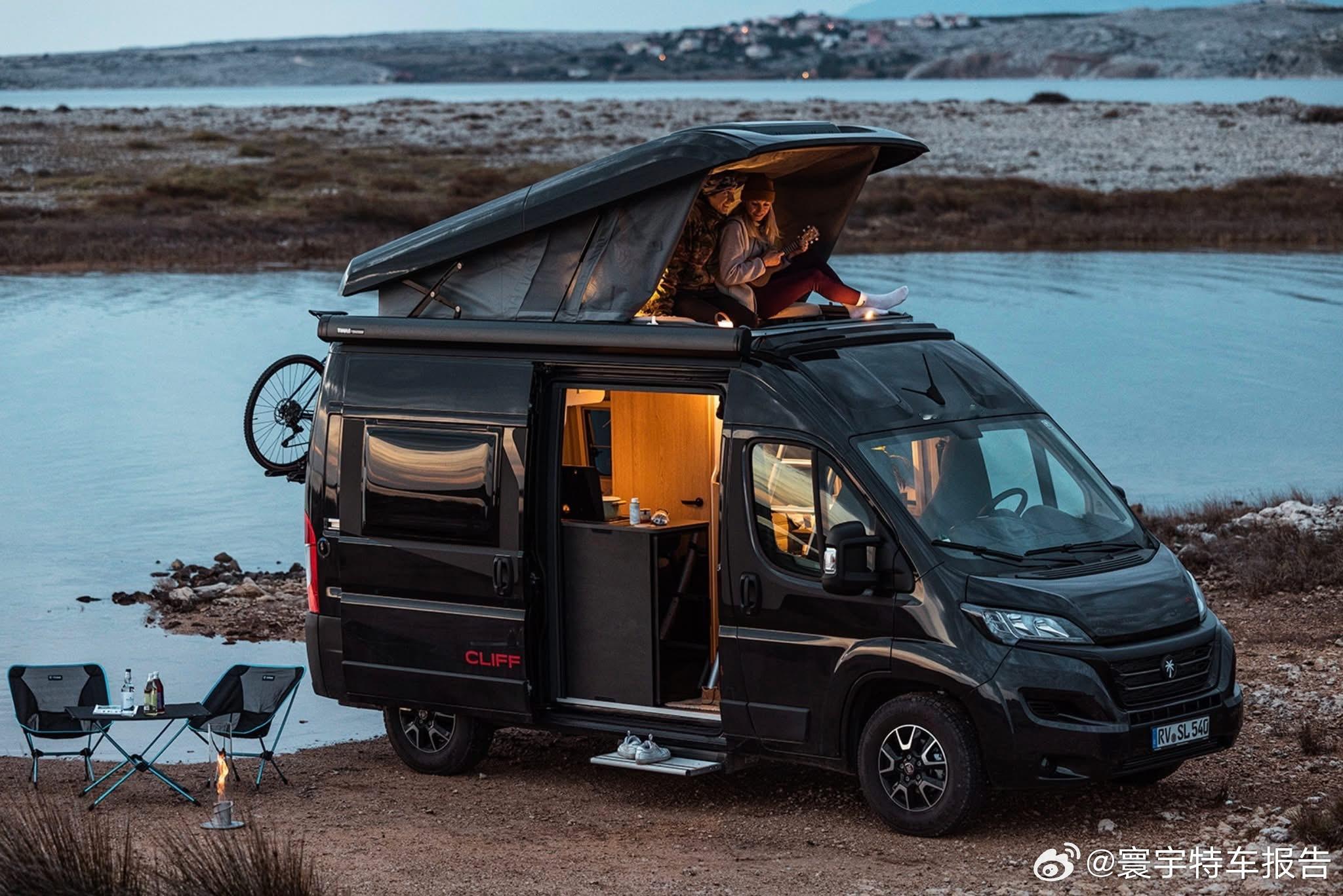 清晨一早，在海邊醒來。不用退房、沒有行李、沒有時間壓力。只要推開車門，就是新的風