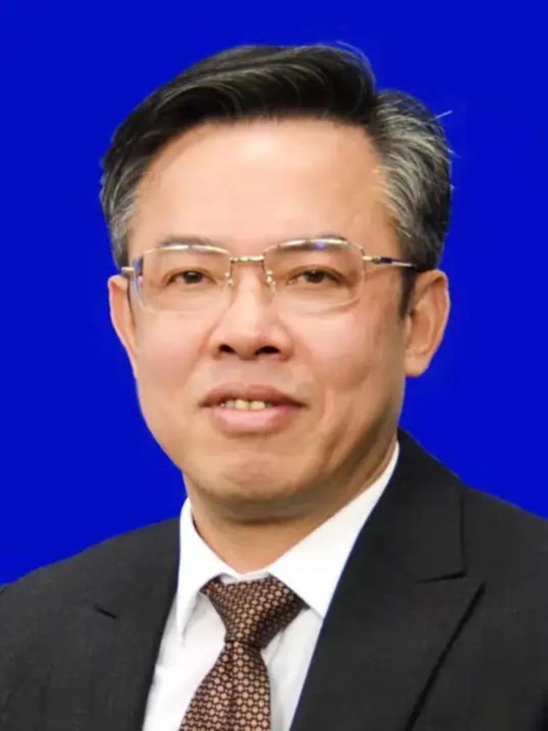 江西省交投集团原老总王江军官宣被查

王江军，1962年出生。前期履历不详。

