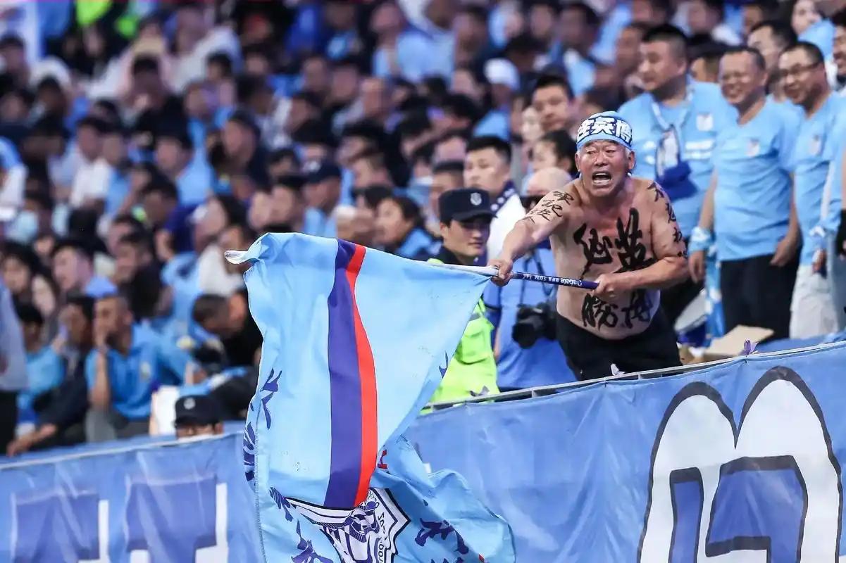 说白了，就是大连英博这位外教Jaime，直接不装、开怼了。总结起来就一句话：他觉