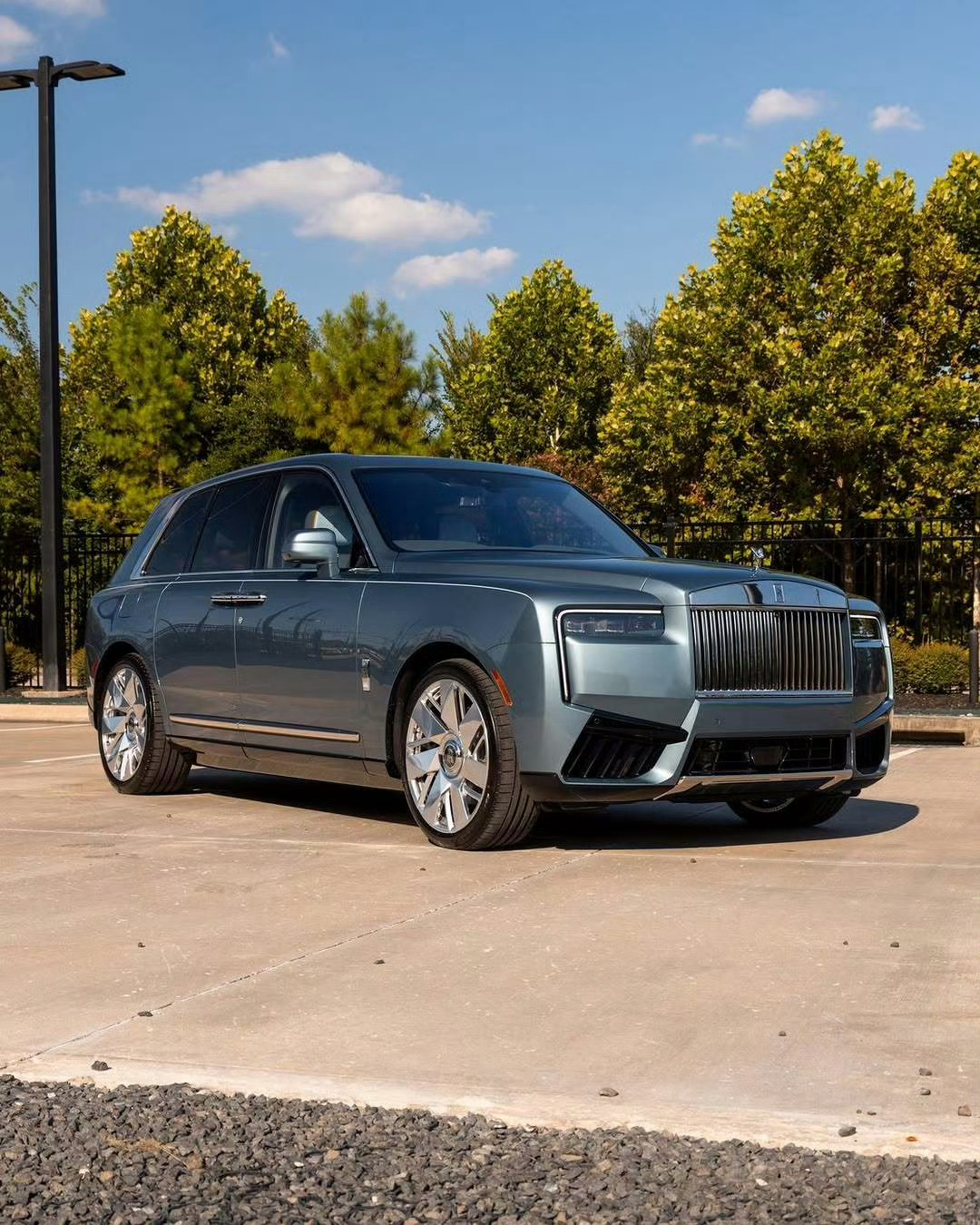 劳斯莱斯 Cullinan ​​​[色][色] ​​​