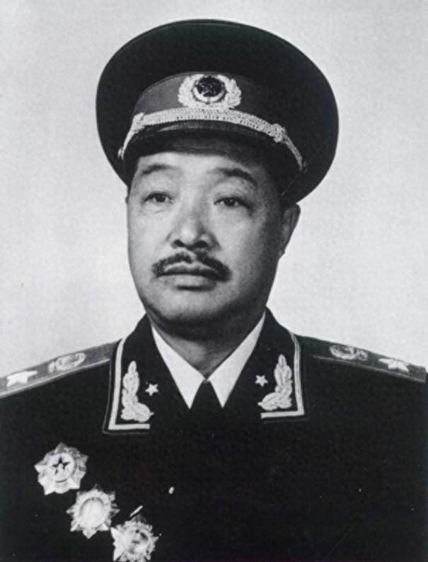 曾经的红军师长方步舟，因误判与压力投靠了国民党，泄露红军机密，致使部队几近覆灭。