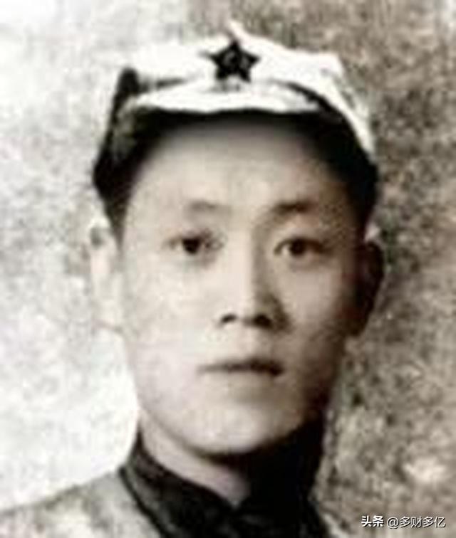 一张报纸寻人启事，解开烈士家族分隔数十年的血脉心结
 
贺怡儿子偶然看到一则寻人