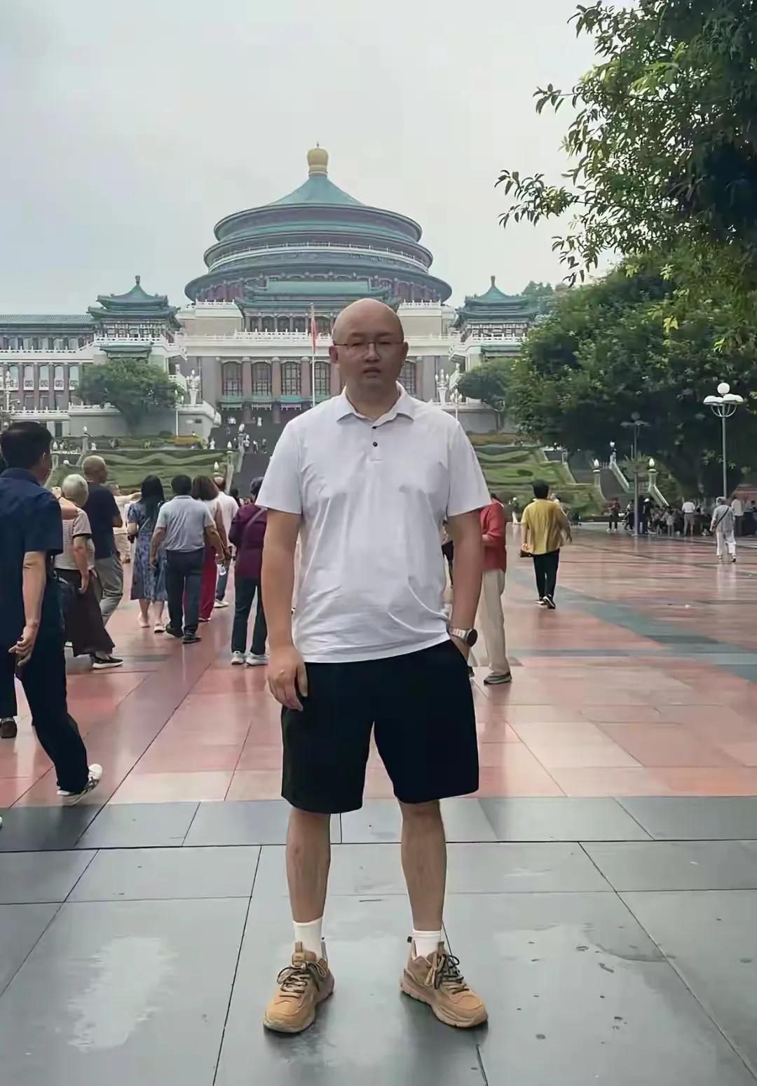 明天和意外不知道哪个先来，世间最大的公平就是死亡！

江苏苏州一公司老板季晨阳车