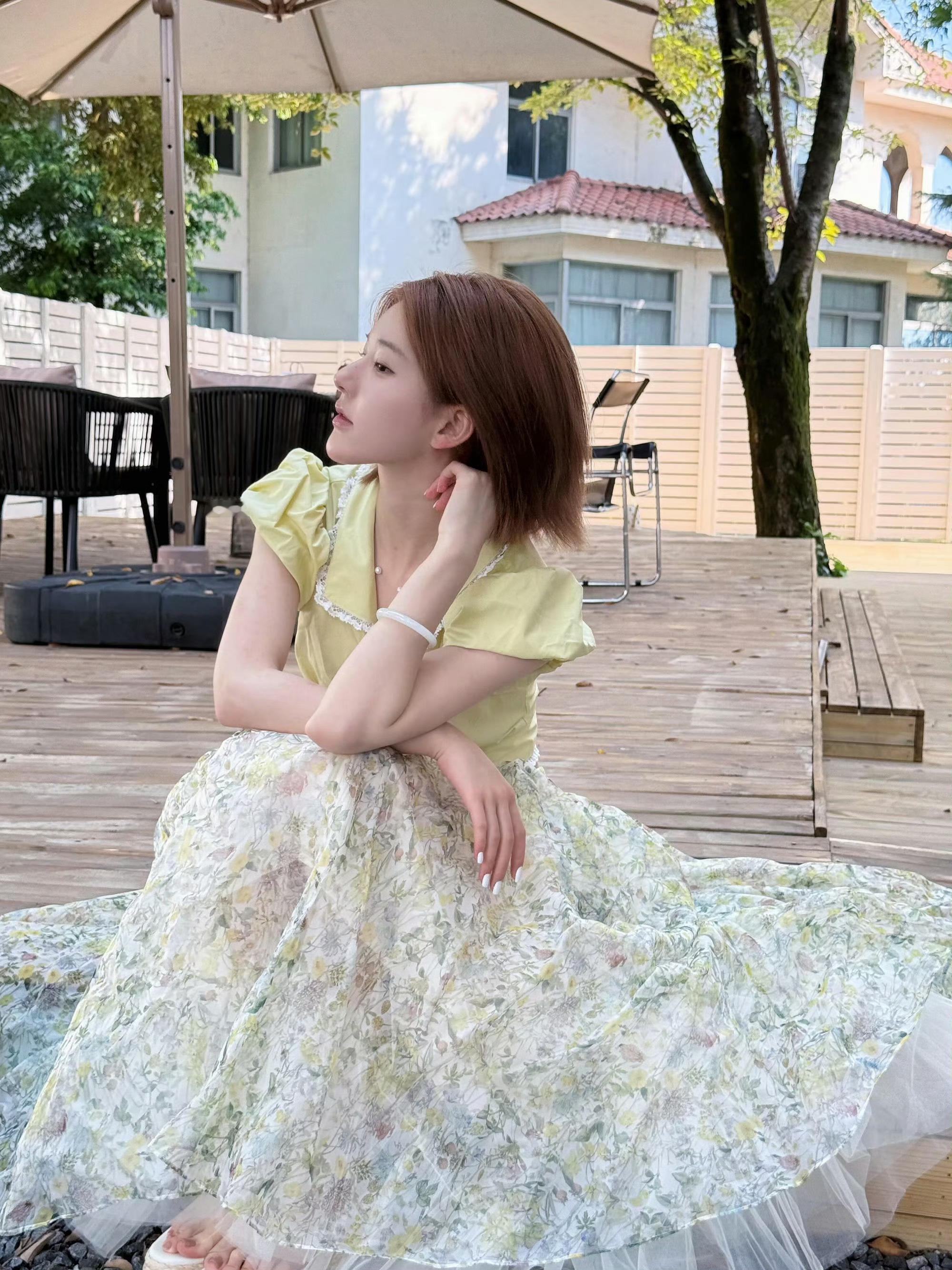 赵露思黄色碎花裙赵露思盛夏阳光般明媚赵露思盛夏阳光般明媚，好美，好好好哇哇哇 ​