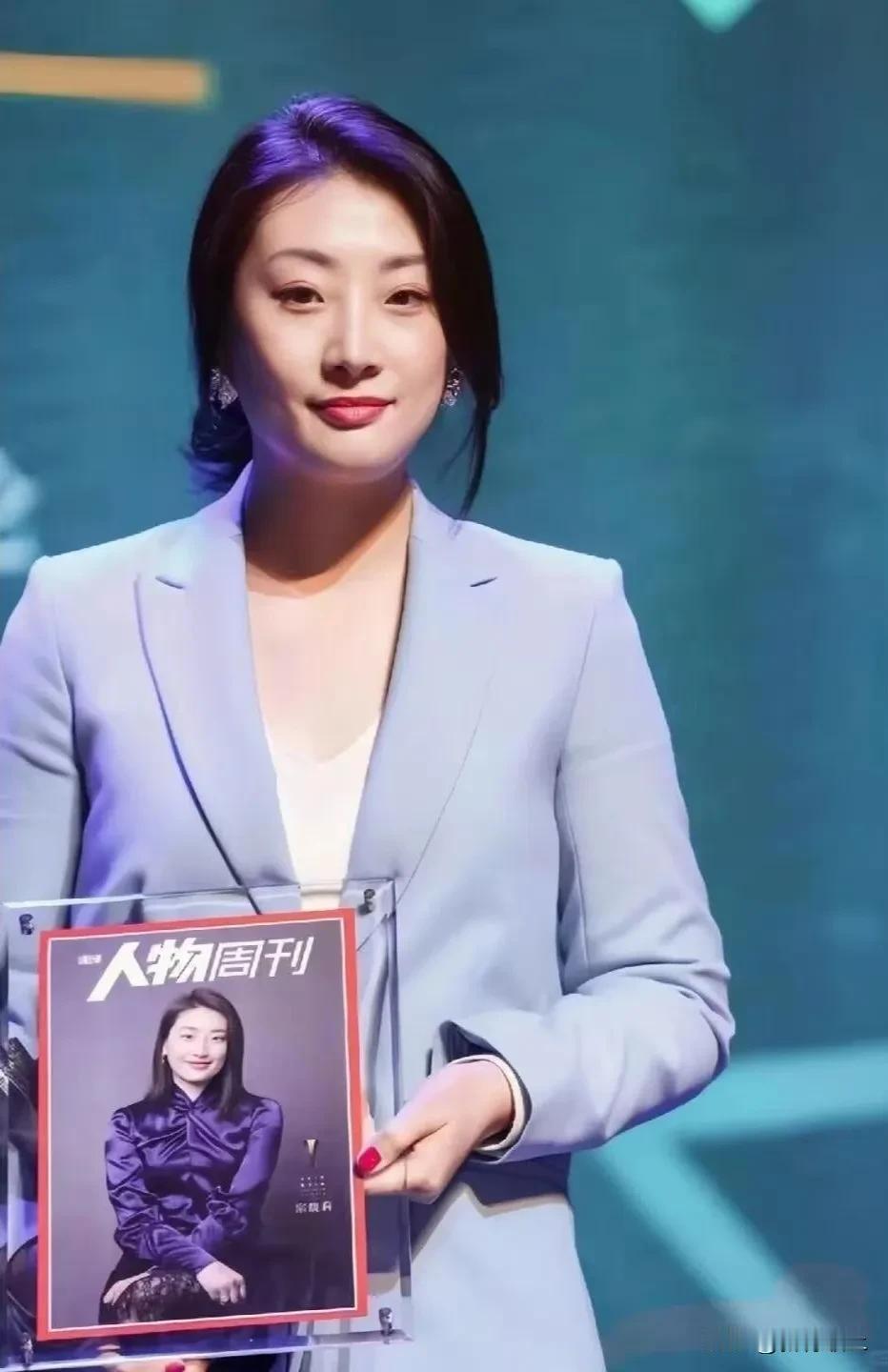 果然还是女人更懂女人！
我问老婆为什么宗馥莉一点都不怕杜建英这3的起诉，因为她那