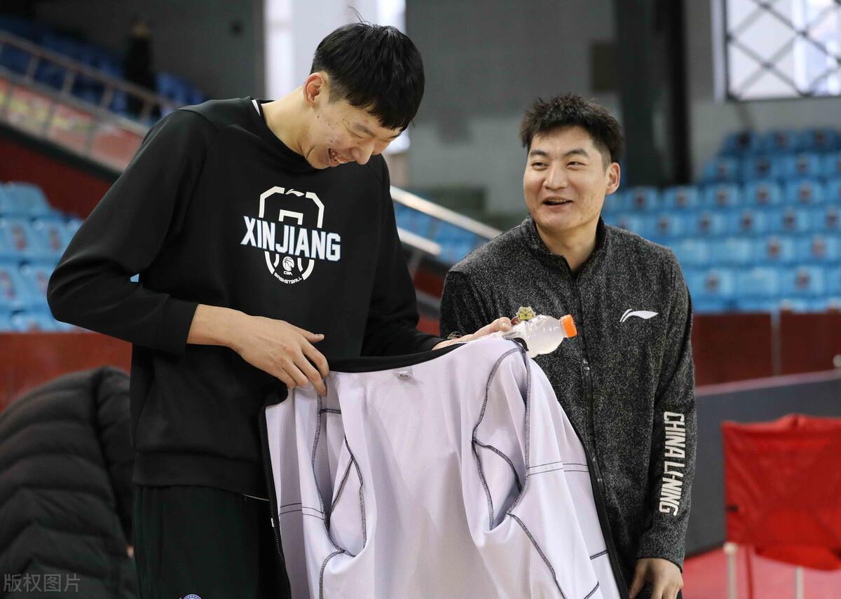 杨鸣重金抢人，辽宁男篮拿下第三笔签约，CBA王朝即将开启！

众所周知，随着7月