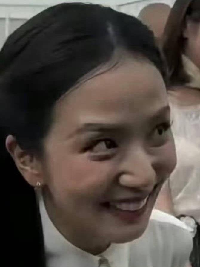 金智秀 掉粉可以理解 粉丝看见这张脸直接气晕了吧 ​​​