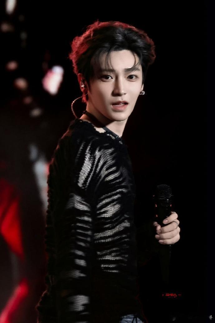 新的音乐旅程正式启程，侯明昊加盟音乐缘计划 2，每周五的快乐有盼头了。 