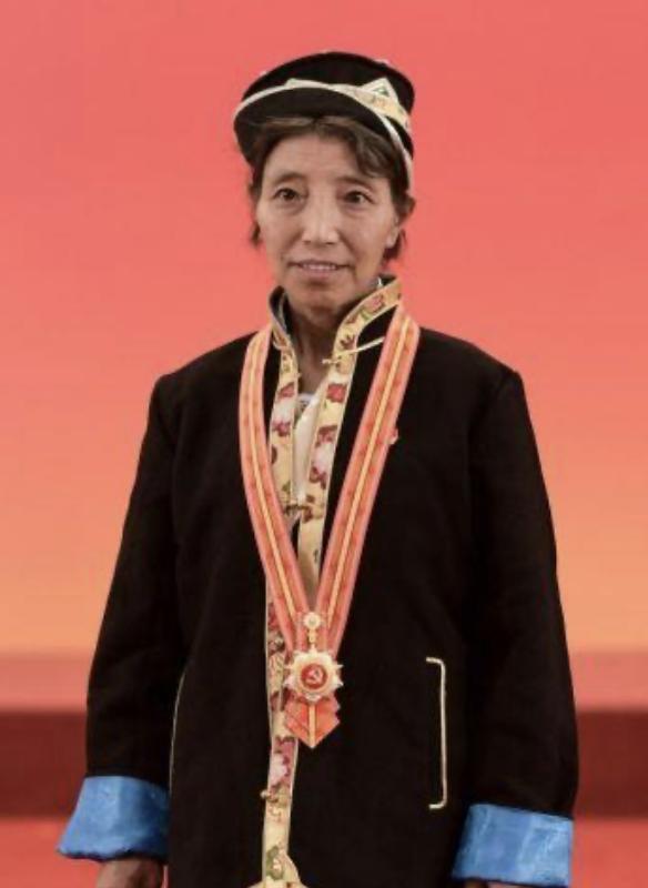 1961年9月，卓嘎出生于西藏自治区隆子县。从20世纪60年代开始，卓嘎和她的妹