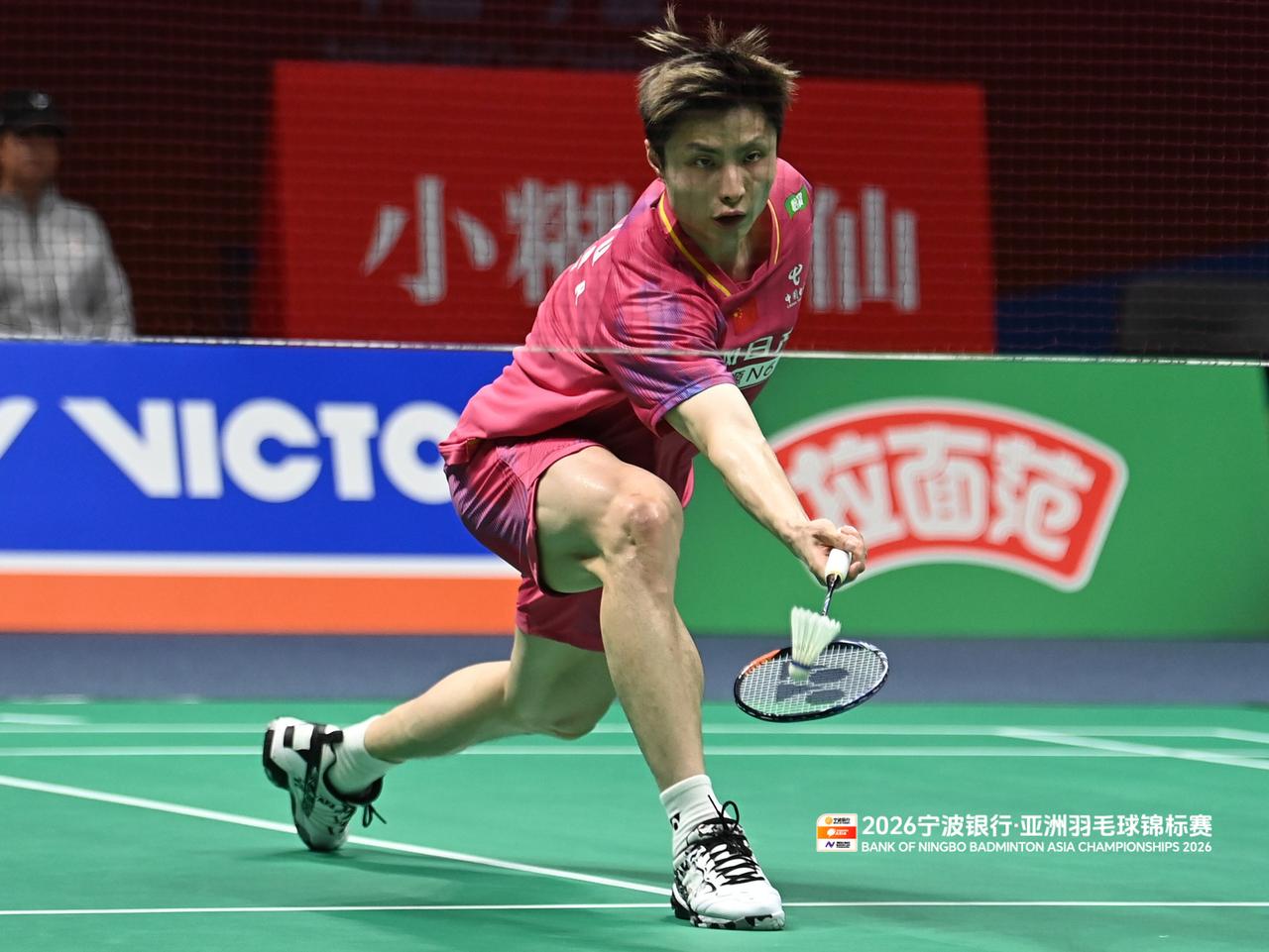 2026年亚洲羽毛球锦标赛男单次轮，石宇奇状态火热，直落两局战胜对手，强势晋级男