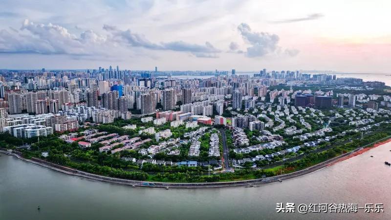 海口楼市还是会明显的有小阳春。
海口楼市在过去的2025年里面就来过小阳春的。