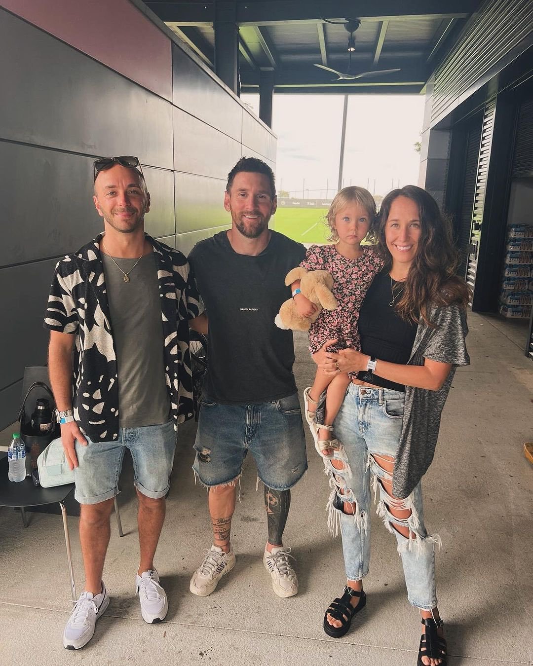 今日份的梅西和粉丝[心]#梅西[超话]# ​​​