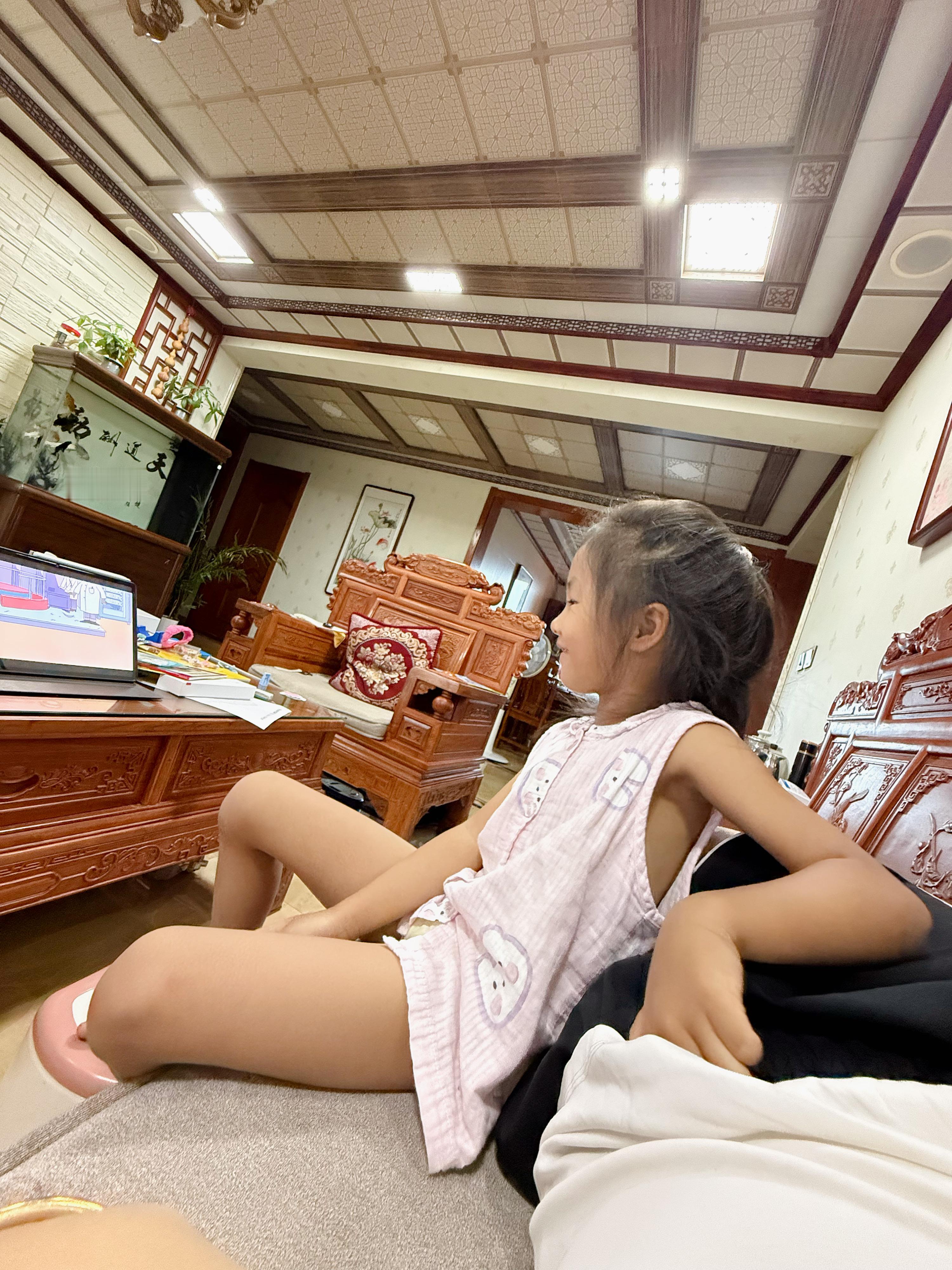 断奶的时候我的肚脐眼莫名其妙就成为了👧🏻的阿贝贝五岁半了，还没戒掉有事没事就
