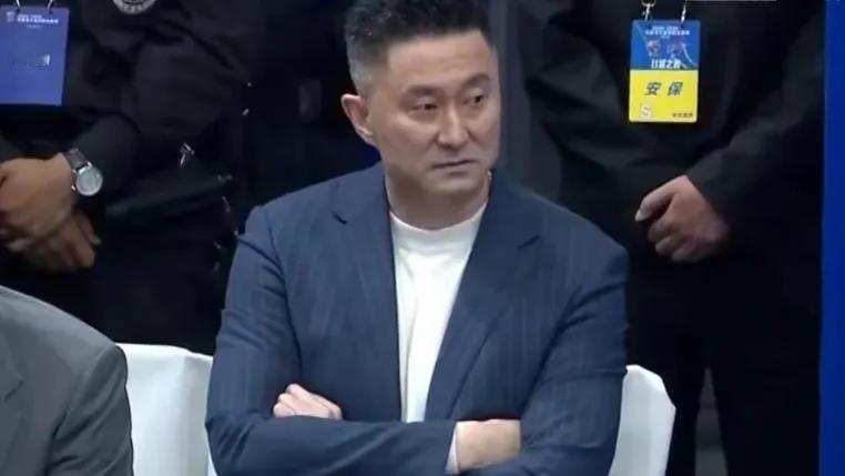 笑疯了！CBA四川92-104广东，不可否认的3大可笑事实：
1.四川队的乔伊斯