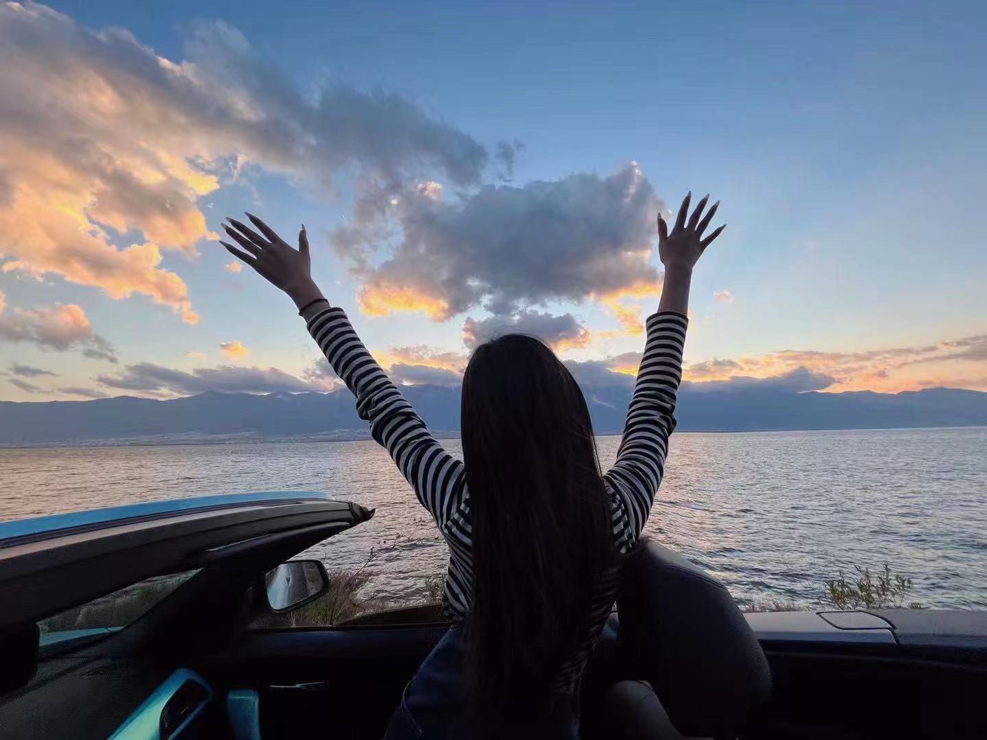 把偷拍我看海的照片送我好吗