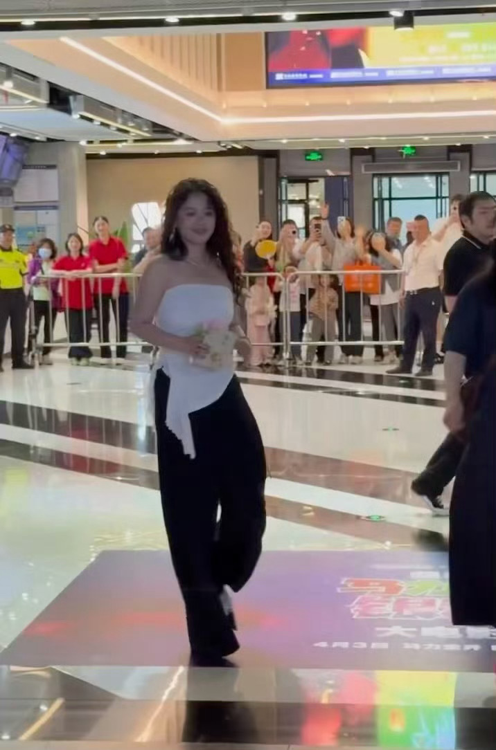 马思纯 丰满是我的优势马思纯回应被说胖：“我现在很接受我的样子，我的丰满是我的优