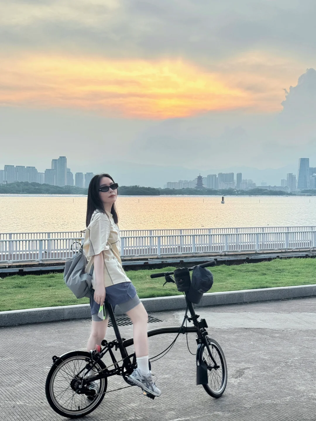 夏天去“班味”当然是在海边骑车！🏝️