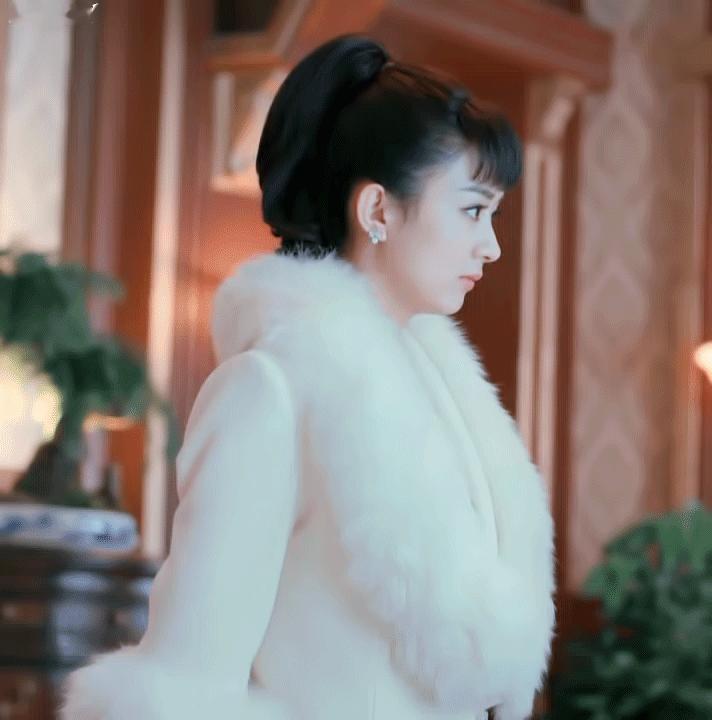 所以老九门又重播了是吧，问问你们看到哪集了告诉你们第十集尹新月出场哦٩◔̯◔۶ 