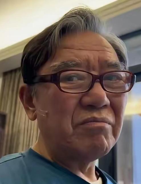 终于明白老戏骨李立群这么大年纪为啥还那么拼了
李立群都73岁了，按理说这个岁数早