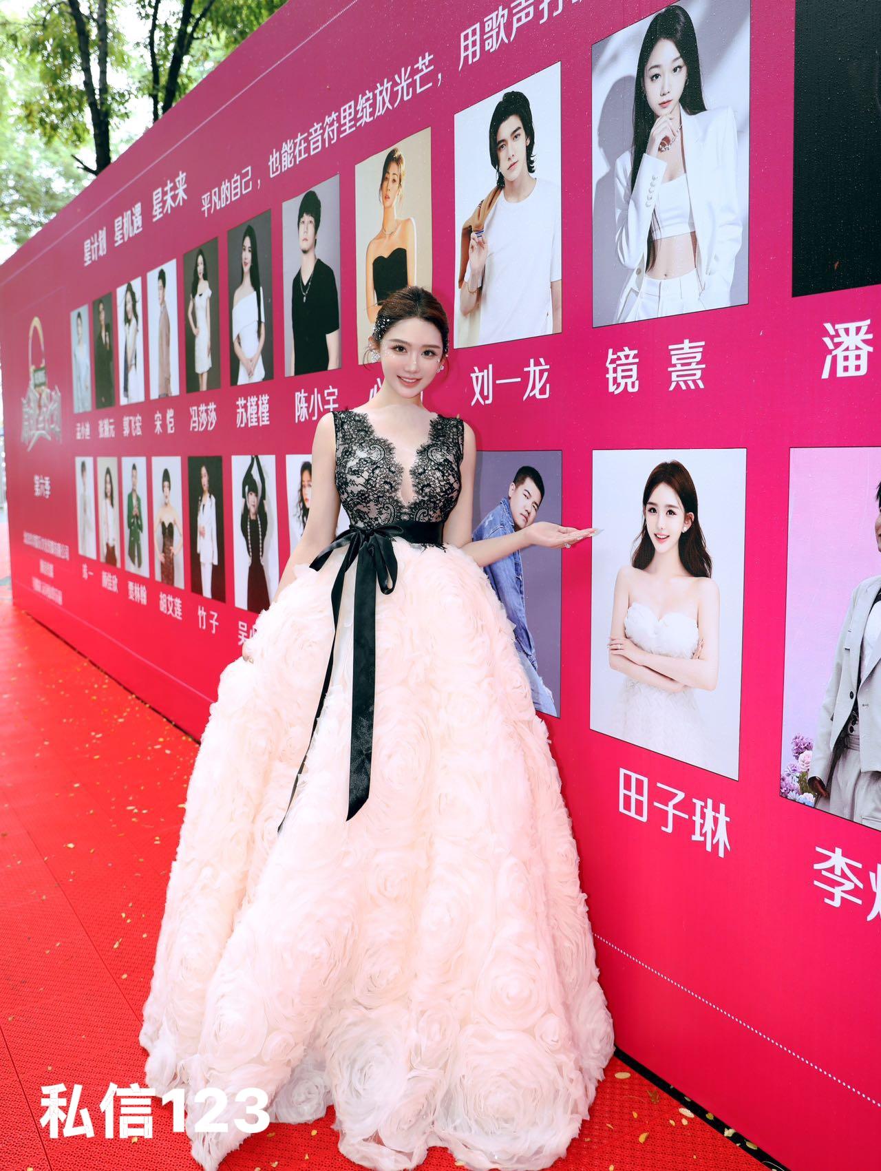 田子琳，1989年10月31日出生的天蝎座美女，原名田园。她身兼歌手、演员、模特