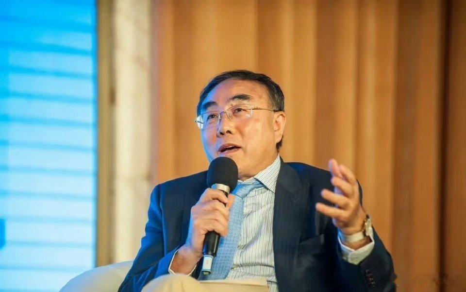 2026巴菲特股东大会 经典金句精简版1. 市场就像带赌场的教堂，一半人做投资，
