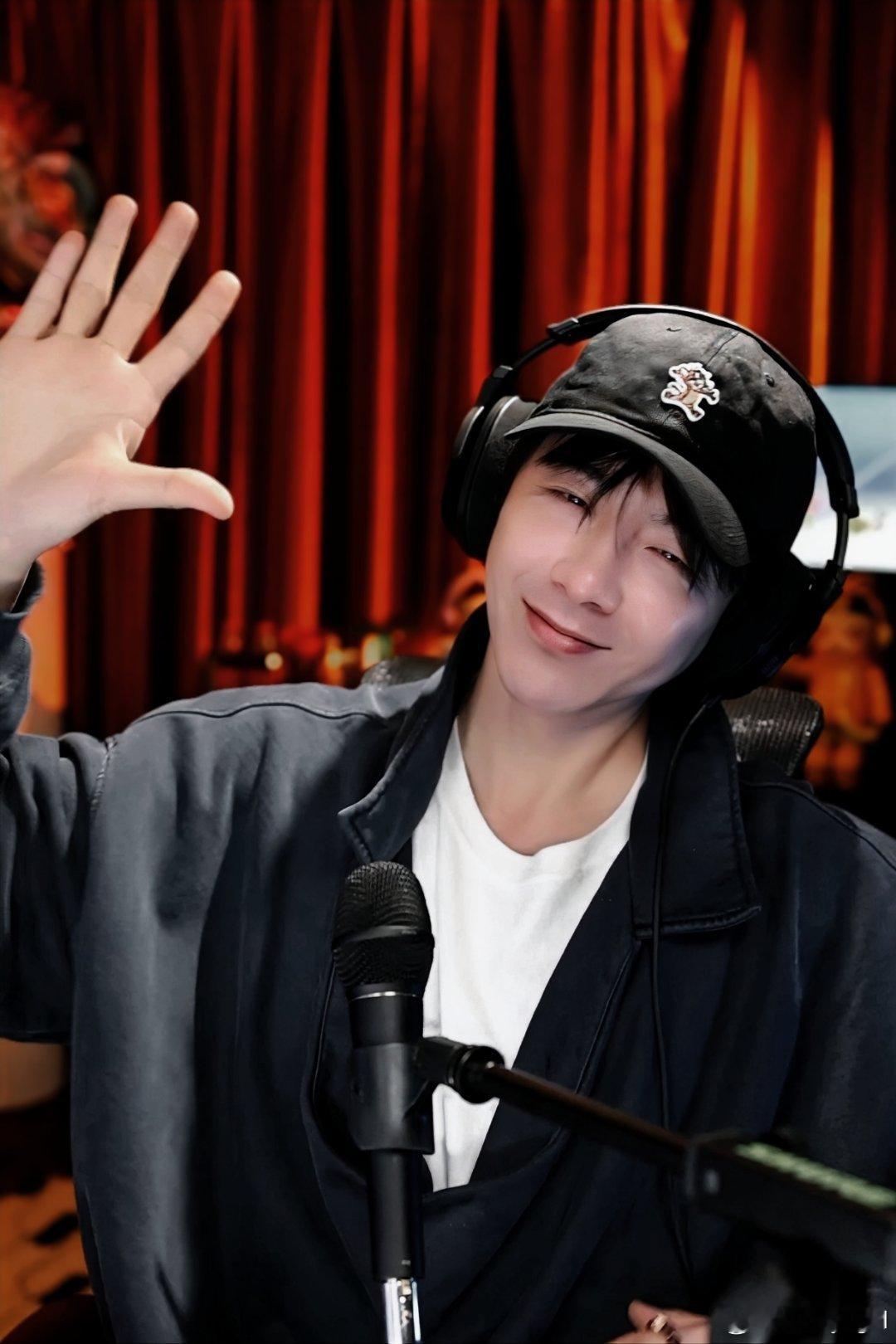 刘宇宁献唱月鳞绮纪伤逝曲玉眠｜腾讯音乐由你榜 | 摩登兄弟听刘宇宁 唱《玉眠》，