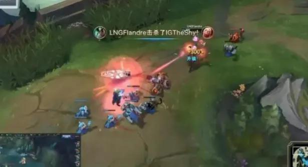 当年的Flandre(圣枪哥)，可是名副其实的上单神父，一度把TheShy给虐的