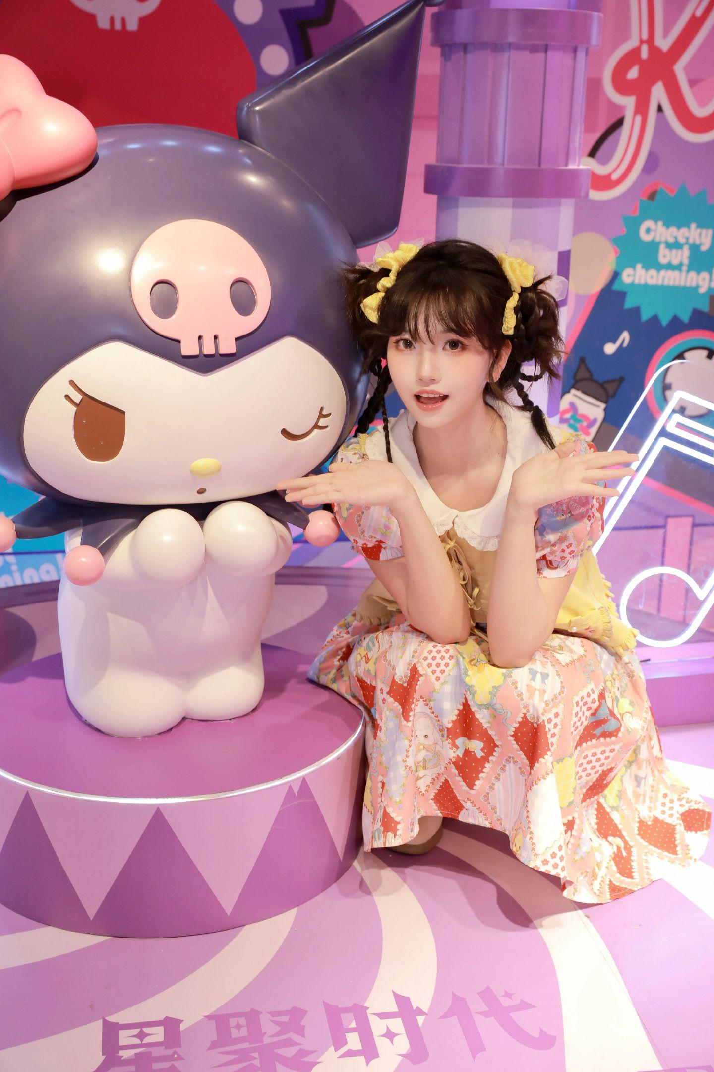 Hello Kitty🎀。和女明星见面合影啦