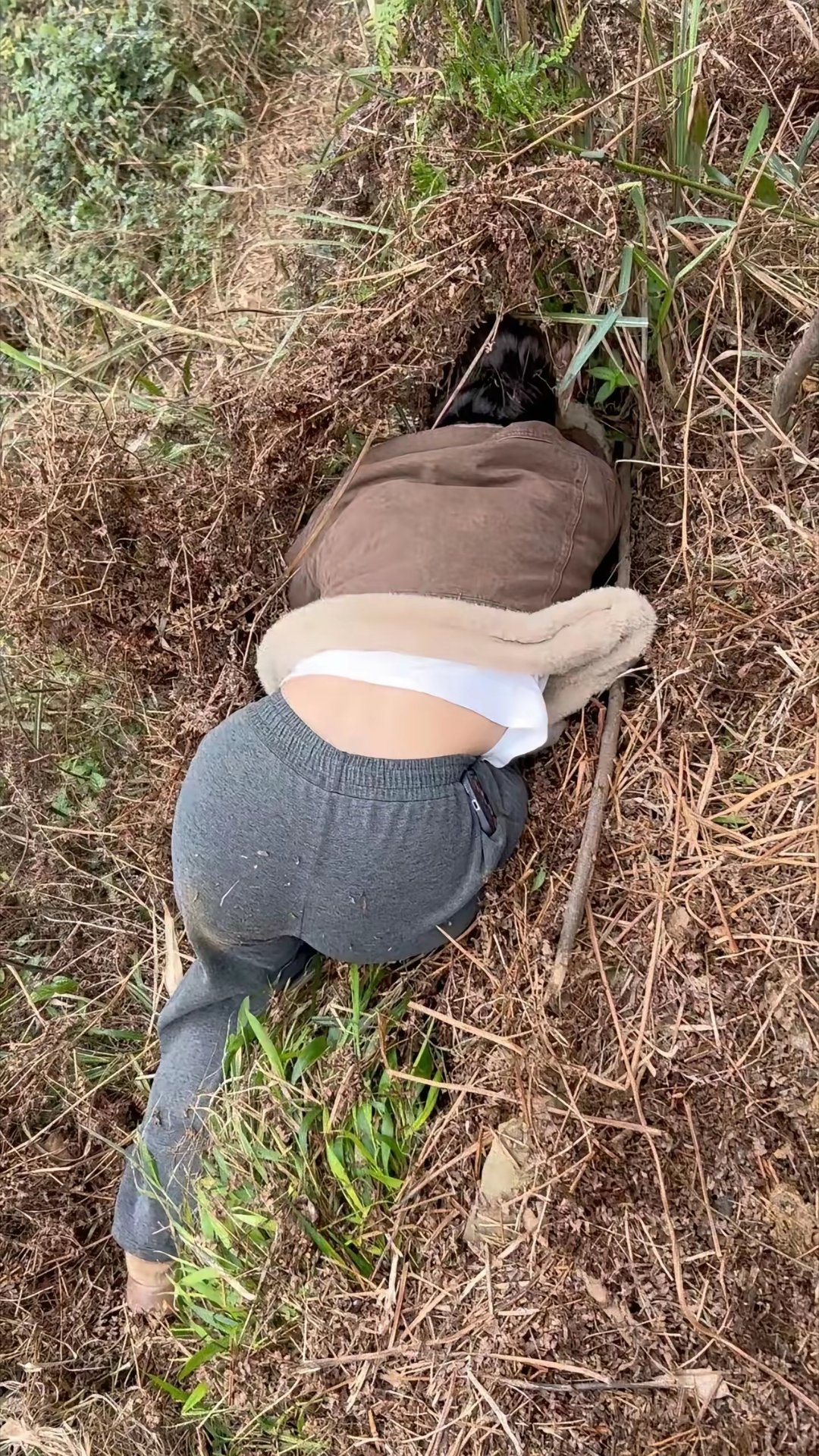 难搞哦，掉下去🥹 