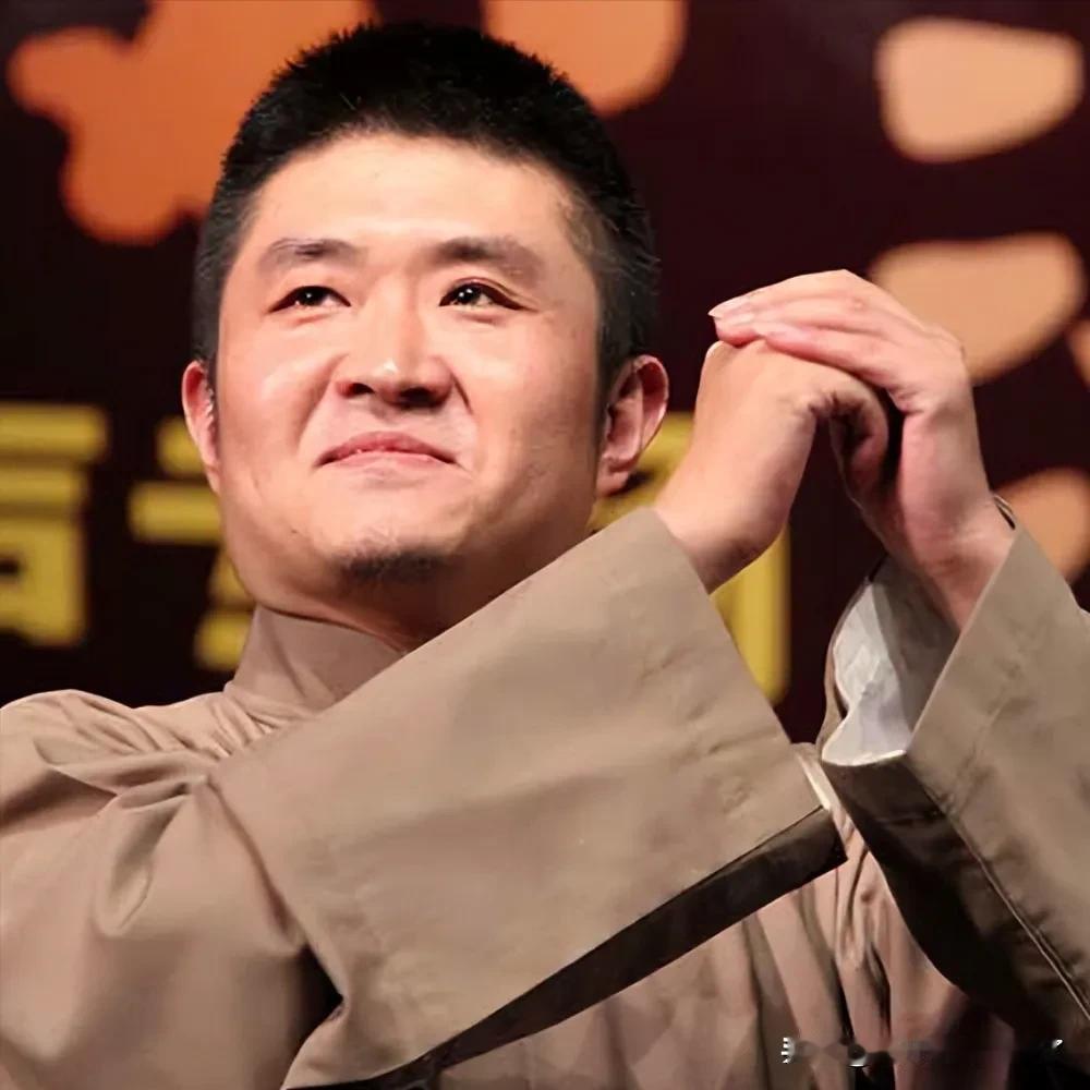 最近，苗阜、李寅飞继高晓攀后发声吐槽现在民营相声团体不好干，大吐苦水。
关键是你