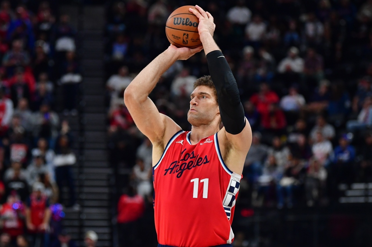 大洛生涯盖帽总数来到2139，超越本·华莱士，独居NBA历史第14位。篮球年末狂