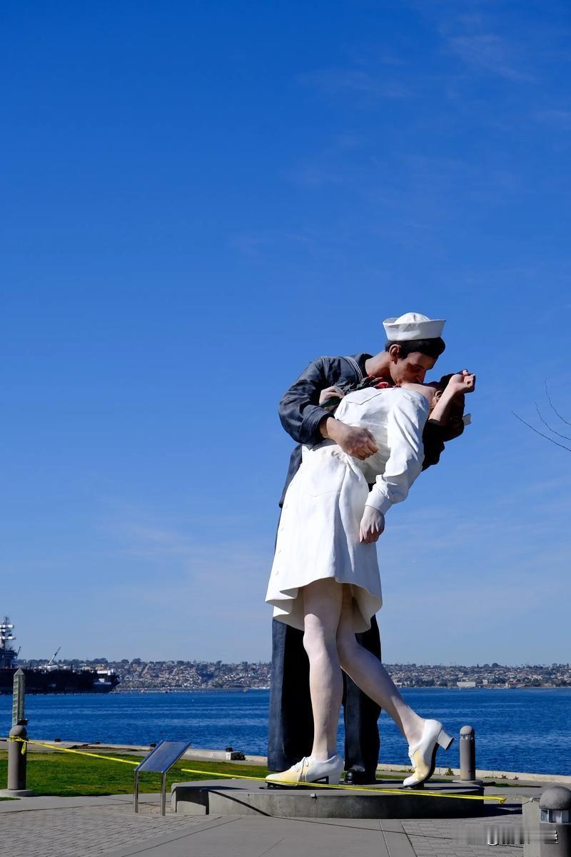 发几张传世摄影作品


聊到“传世之作”，咱们就从那张特朗普遇刺照说起，再盘点几