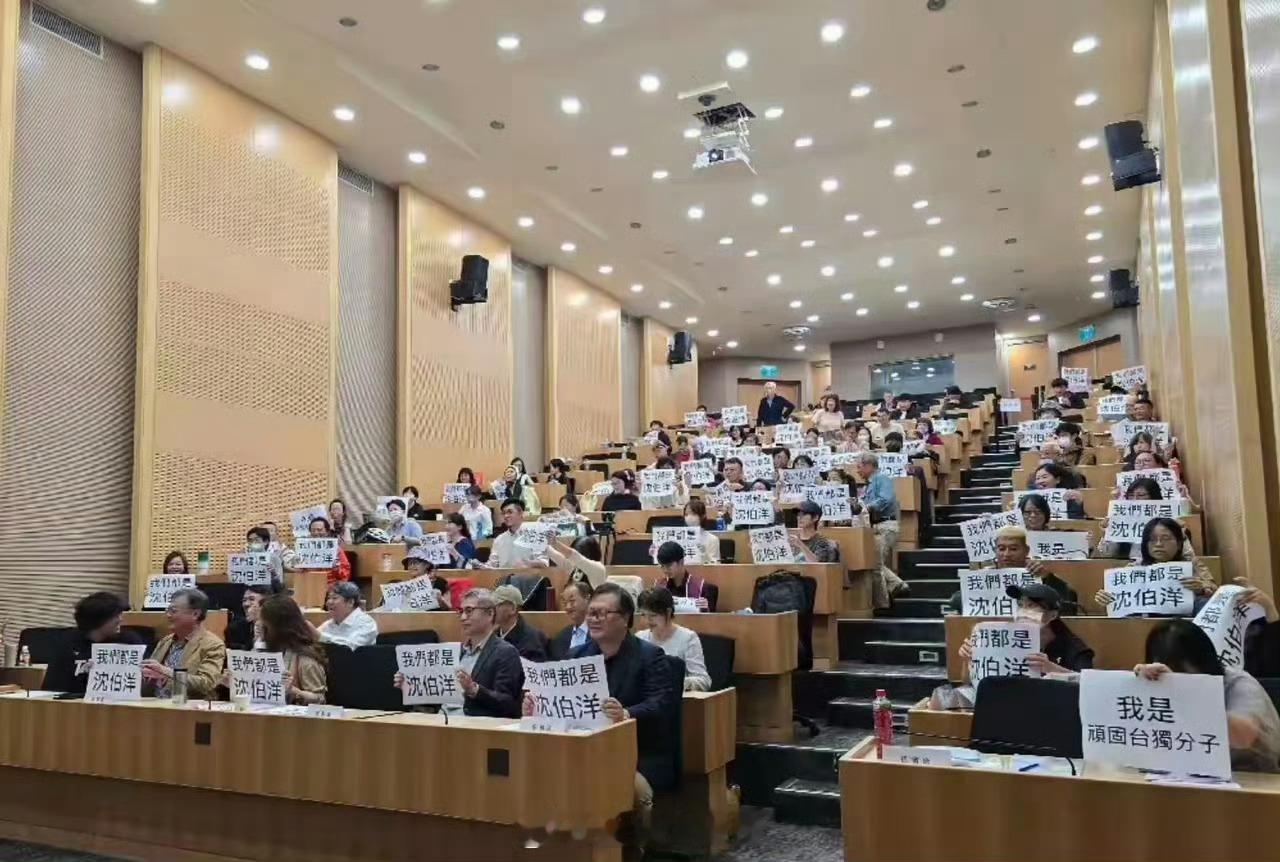 这些渣都得拿小本本记下来，一个都别放过。 ​​​