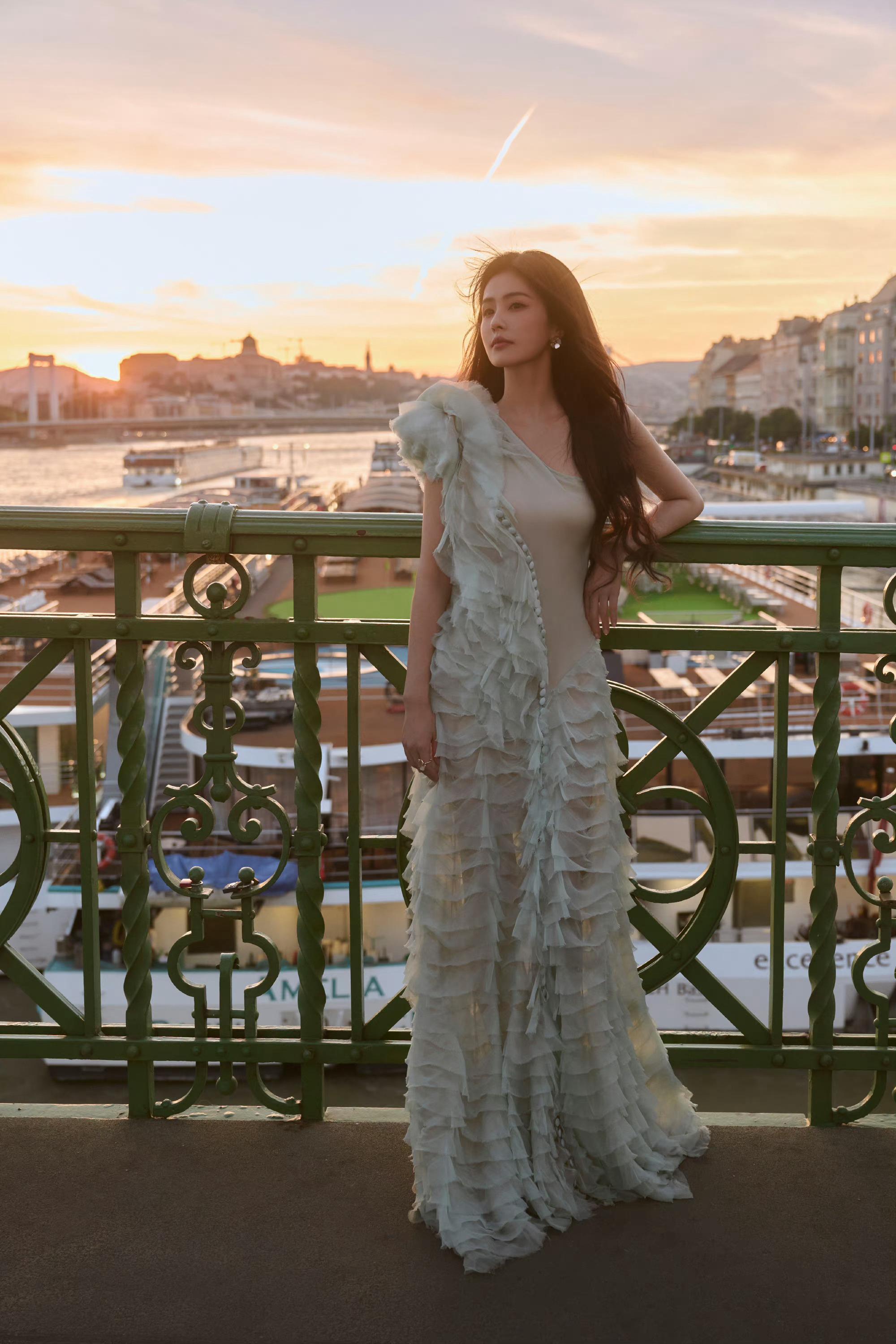 #白鹿[超话]#  🩵#白鹿临江仙# 🩵#白鹿花如月# 🩵#白鹿李青月# 