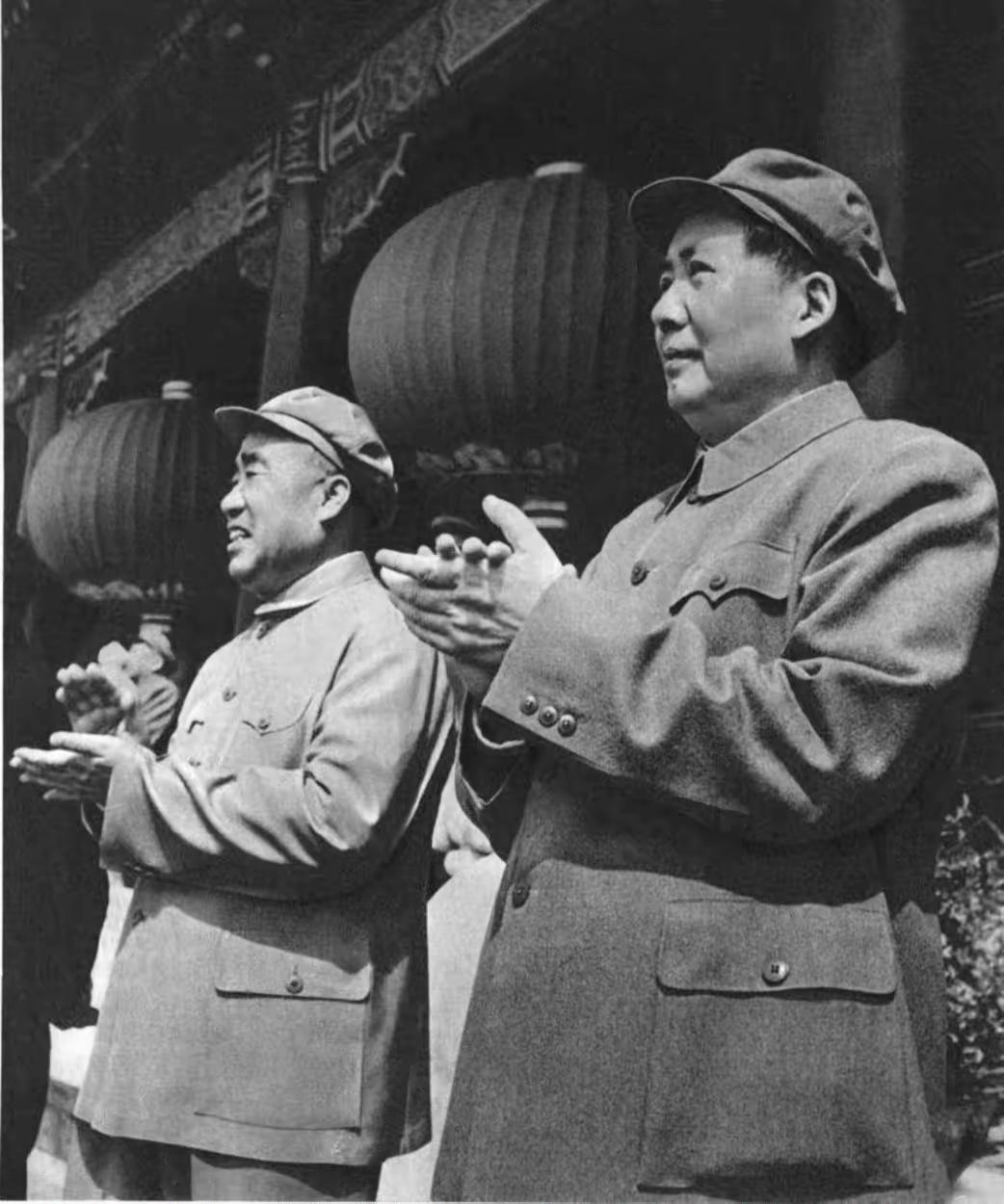 1955年10月29日，毛主席讲了这样一段话：“我们的目标是要赶上美国，并且要超