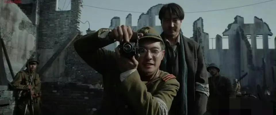 《南京照相馆》票房上映五天5.32亿了！看了一次，就不怎么想看第二次，太难受。