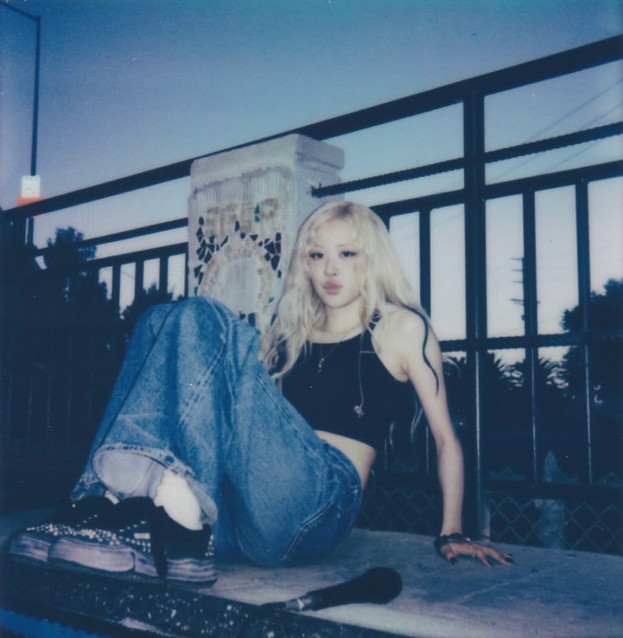 Rosé ins更新🏙️ 