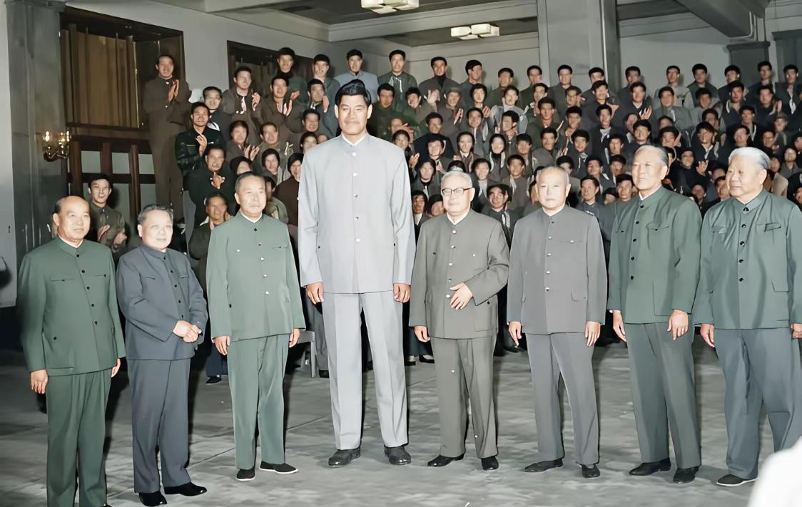 不是我吹！我敢说，这位高个子，如果你能认出来，说明你已经老了！