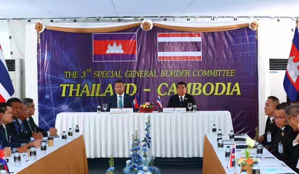 泰柬两国防长就停火问题签署协议
