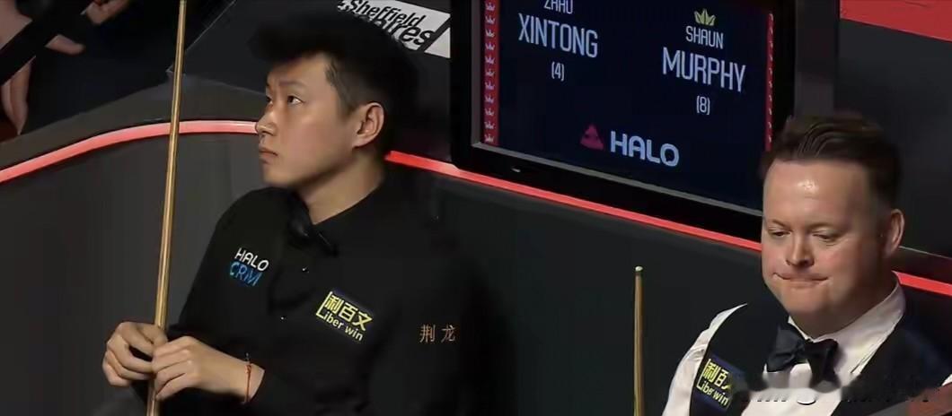 赵心童压力山大心态不稳，有可能13比11输给墨菲
刚刚半场休息。
赵心童9比11