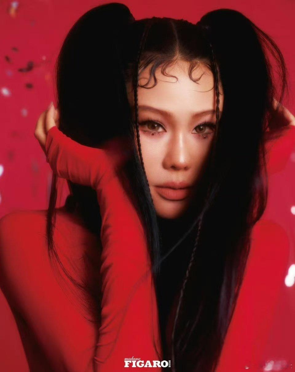 #袁娅维费加罗##袁娅维费加罗大片#袁娅维费加罗大片既视感?，不停歇的生命力和创