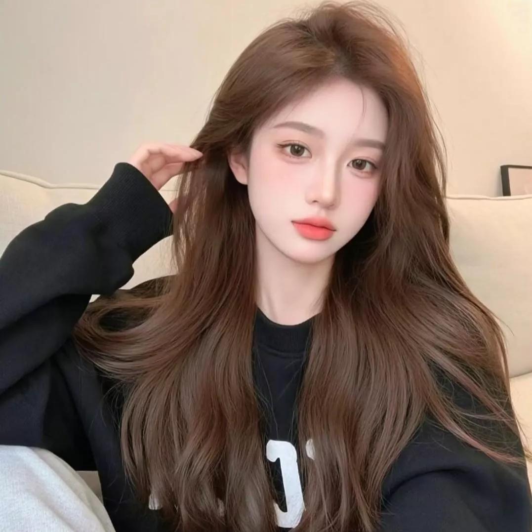 元气少女，自然妆容，温柔笑容，日常穿搭指南粉系少女感穿搭 温柔甜美风妆容 元气感