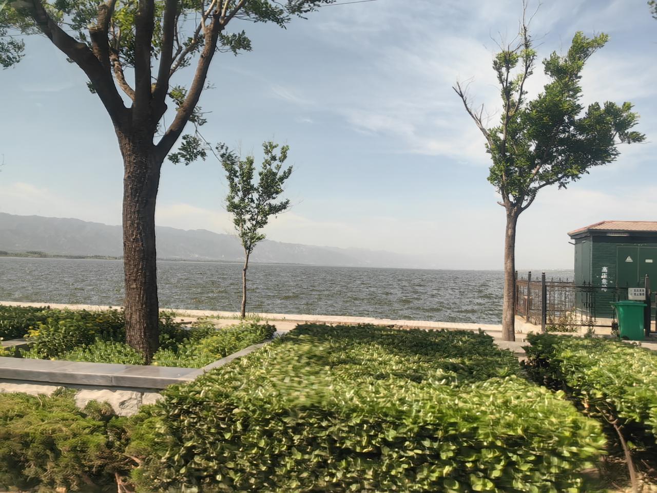 分享一张最近随手拍的照片运城盐湖，波涛汹涌[送自己一朵花][送自己一朵花][送自